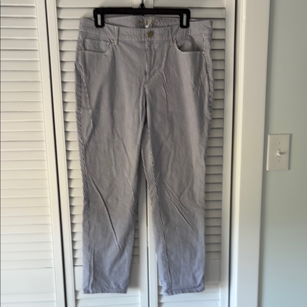 White House Black Market Black Ankle Cropped Jeans